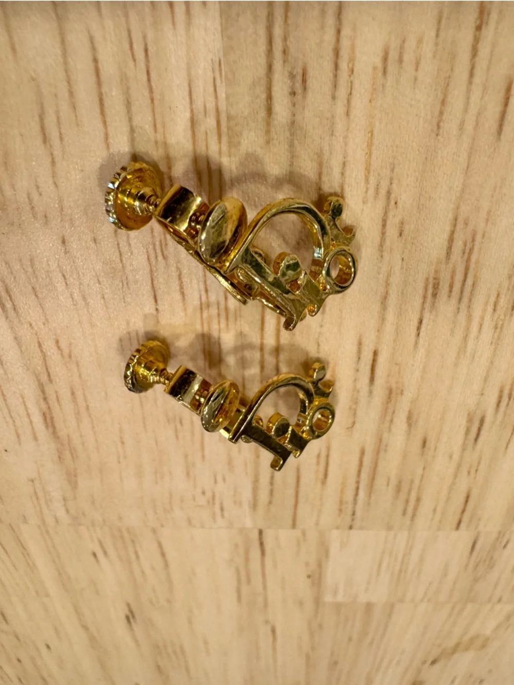 ✨ Golden Era Glamour: Vintage Christian Dior Earrings ✨ - Picture 3 of 4